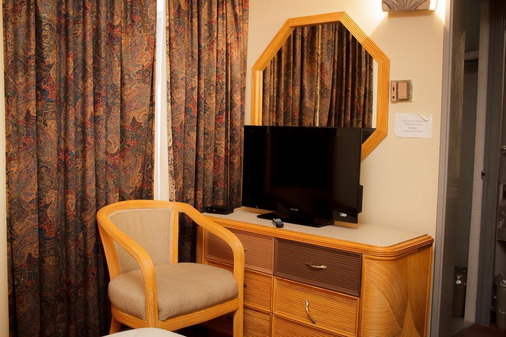 Hotel Guidi Linares Zewnętrze zdjęcie