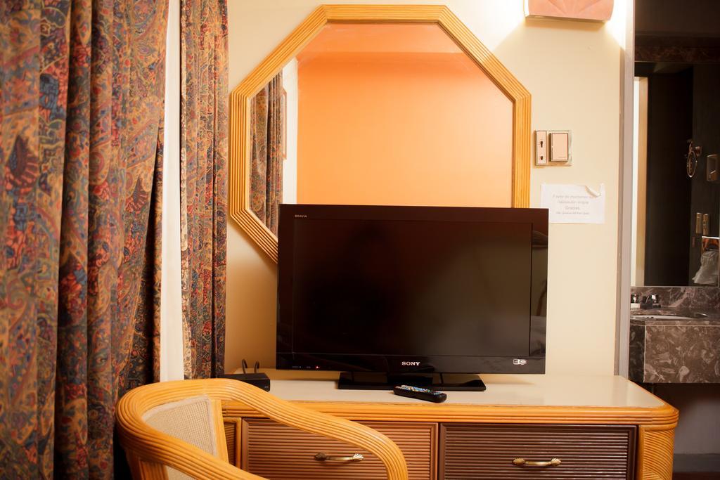 Hotel Guidi Linares Zewnętrze zdjęcie